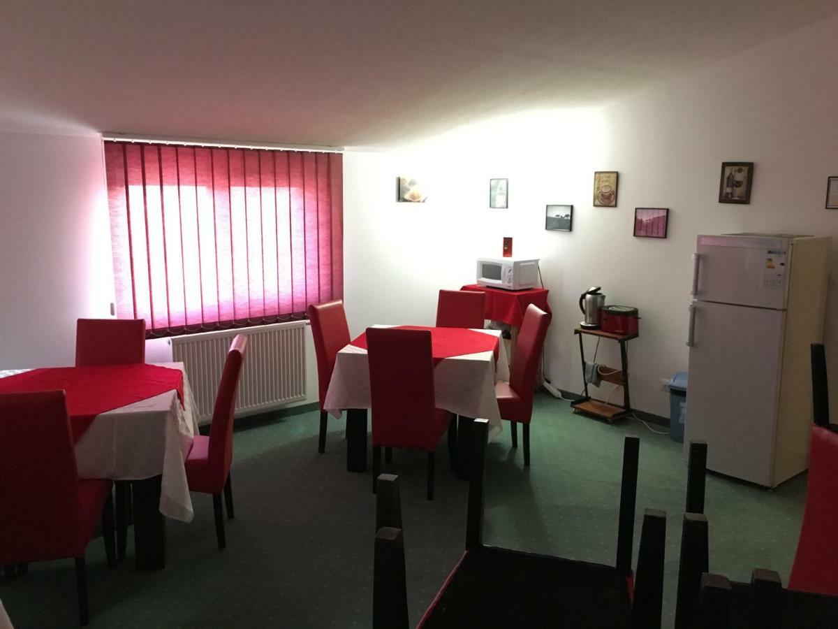 Ranch Robert Hotel Dudestii Noi Екстериор снимка