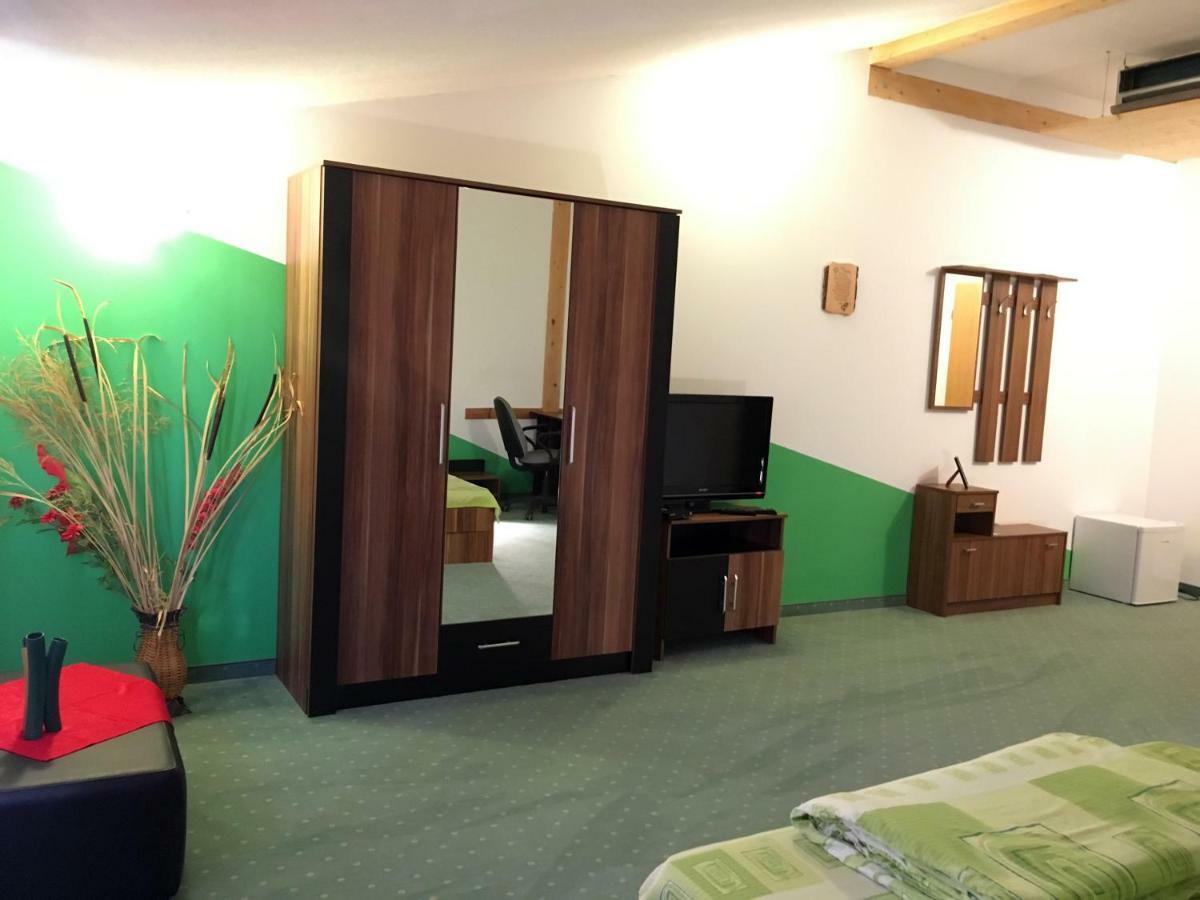 Ranch Robert Hotel Dudestii Noi Екстериор снимка